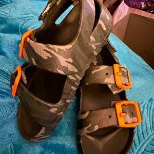Size 8 toddler sandals Cat & Jack